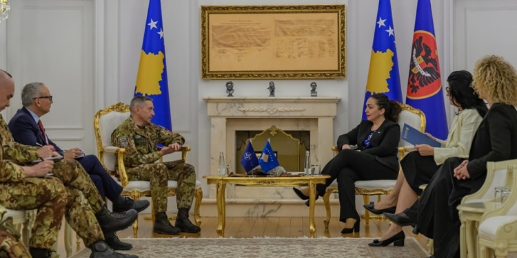 Gjeneralmajori i KFOR-it takon presidenten Osmani: Shpresë për zhbllokim politik dhe theksim i sigurisë rajonale