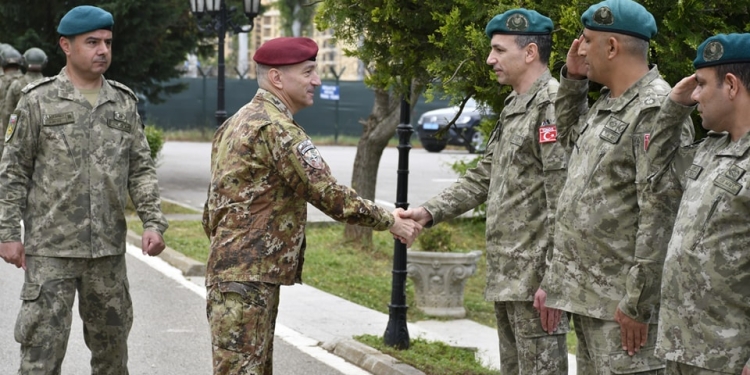 Gjenerali Barduani takon kontingjentin turq në kampin “Sulltan Murat”