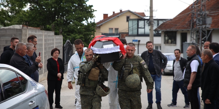 Nis rivarrosja e eshtrave të dëshmorëve të Istogut