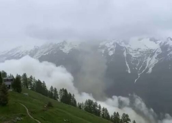 Dridhjet e shkaktuara nga shembja e akullnajës u ndien në të gjithë Zvicrën