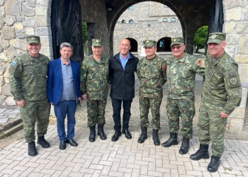 Haradinaj pret në Gllogjan delegacionin e Ushtrisë Shqiptare: Kosova në NATO, krah vëllezërve shqiptarë