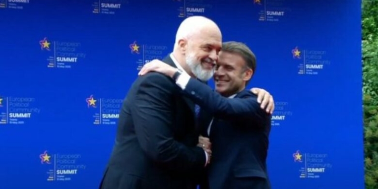 Macron e përshëndet Ramën në shqip: Vendi juaj e ka vendin në BE