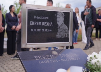 Bëhen homazhe në 25-vjetorin e rënies së komandant Drinit