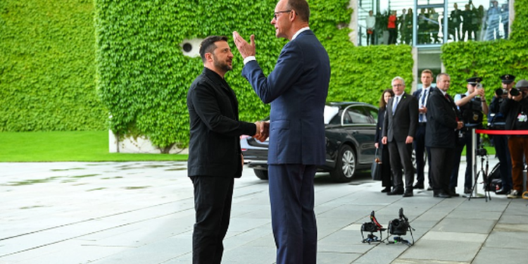 “Mund të godasin edhe brenda Rusisë”: Gjermania dhe Ukraina do të prodhojnë bashkë armë me rreze të gjatë