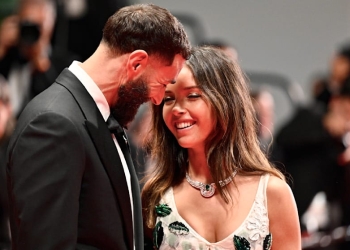 Të buzëqeshur nga dashuria: Karim Benzema (37) dhe e dashura e tij e re Lyna Khoudri (32)