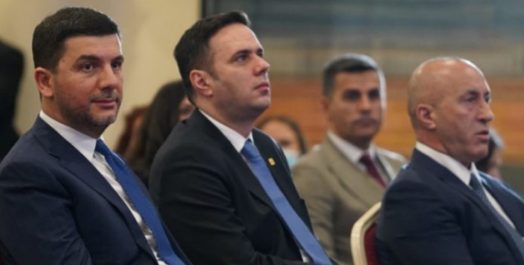 A po e nënçmon Abdixhiku opozitën?: S’bëhemi vagon i pesë partive të vogla e asnjëra fituese