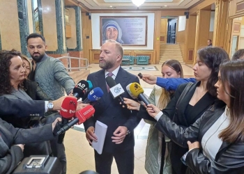 Abelard Tahiri ia lëshon një koment Gërvallës teksa flet: Hajt bre se s’din kjo