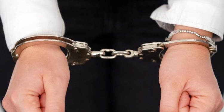 Një i arrestuar në Ferizaj, plagosi me armë zjarri motrën e tij, tha se ndodhi aksidentalisht
