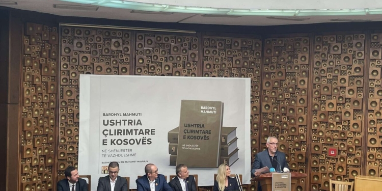 Përurohet libri “Ushtria Çlirimtare e Kosovës, në shënjestër të vazhdueshme” i Bardhyl Mahmutit