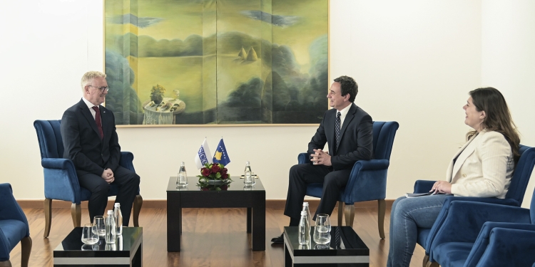 Kryeministri Kurti u takua me Shefin e ri të Misionit të OSBE-së në Kosovë, Gerard McGurk