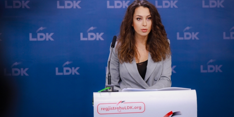 Kica-Xhelili, Muratit: Zgjidheni kryekuvendarin e qeverinë nëse s’po ju përshtaten zgjidhjet tona