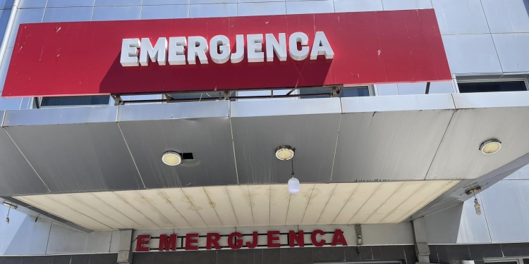 Përleshja fizike në Emergjencë, SHSKUK reagon pasi mjeku tha se u rrezikuan: Në asnjë moment, policë e punëtorë të sigurimit kujdesen për sigurinë