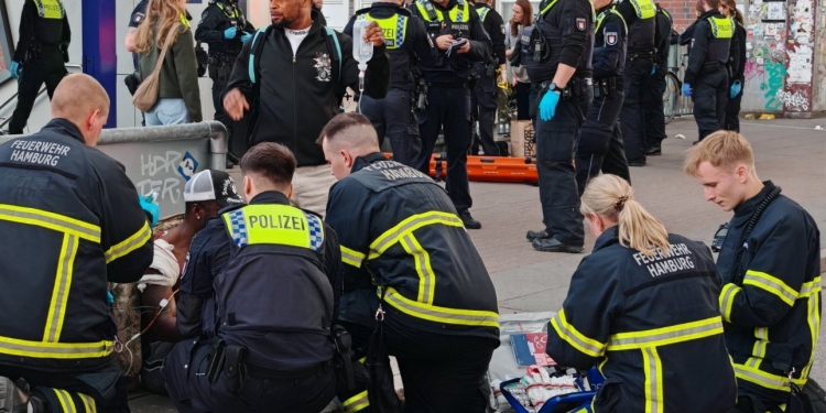 Të paktën 12 të lënduar në një sulm me thikë në Hamburg