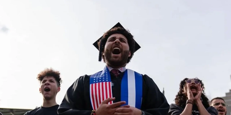 SHBA ndalon vizat studentore, Trump urdhër ambasadave, studentët protestojnë në Universitetin e Harvardit