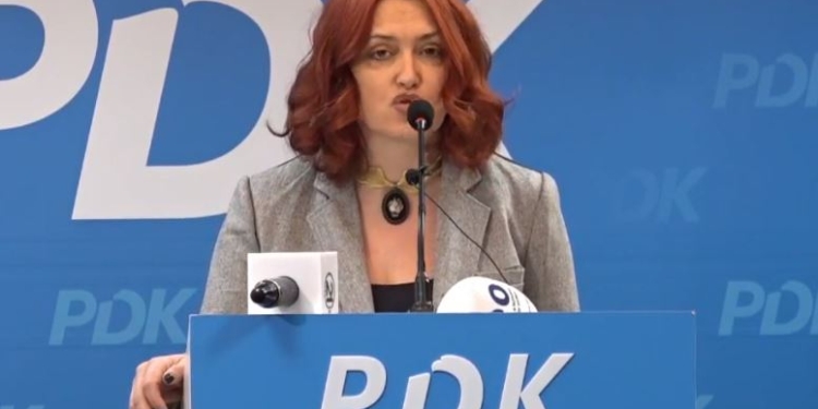 Hoxha për Kurtin: Njeriu i cili jeton vetëm për dhe me drama do analizë e diagnozë të vërtetë