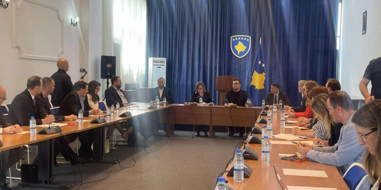 Kundërshtohet largimi i 1300 bizneseve nga tregu i rregulluar i energjisë dhe kalimi i tyre në treg të hapur