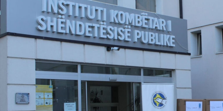 Rritje e rasteve me fruth në Kosovë – Institucionet shëndetësore bëjnë thirrje për vaksinim