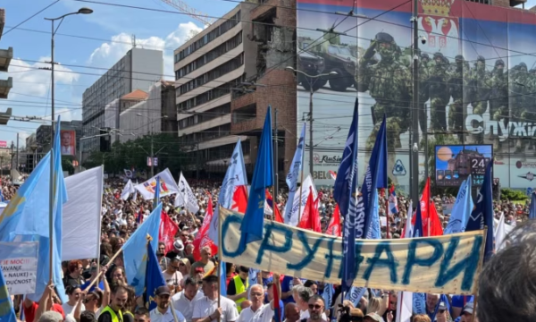Studentët serb thonë se protesta në Beograd është një hap drejt radikalizimit