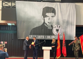 “Luftëtar midis luftëtarëve”, Luan Haradinaj nderohet me akademi përkujtimore