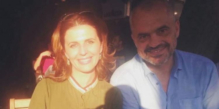 Çitaku e uron Ramën përmes një fotografie të shkrepur nga Hashim Thaçi