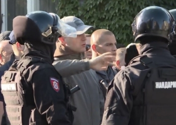 Vuçiq organizon tubim në Nish mes protestave studentore në rritje