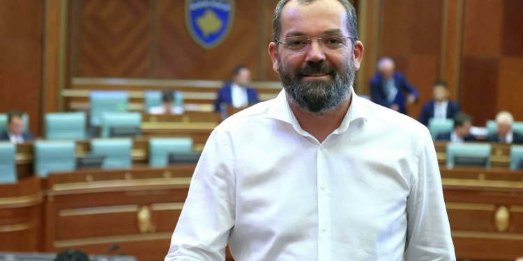 Ish-deputeti i VV ndalohet nga Serbia në pikën kufitare të Merdarës