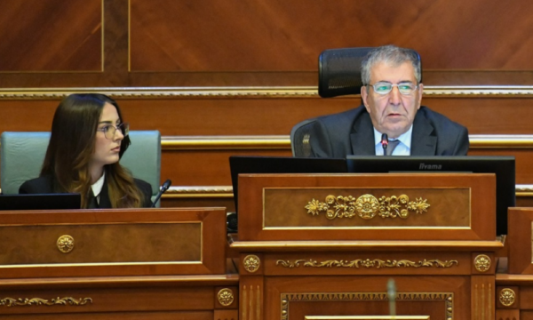 Jashari për propozimin e Deharit: VV po përpiqet të kontrollojë dhe kurdisë procesin kur i konvenon asaj