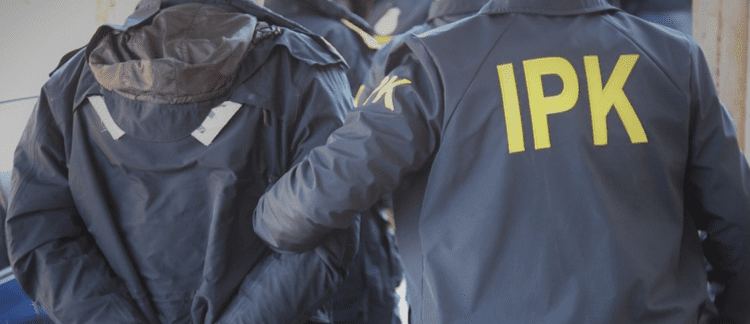 IPK-ja arreston dhe suspendon një zyrtar policor në Gjilan, dyshohet për dhunë në familje