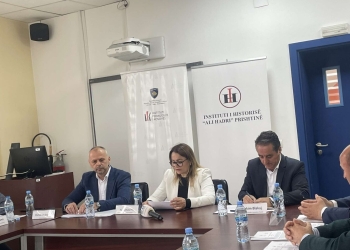 Instituti i Historisë “Ali Hadri” mban tryezë, trajtohen ballafaqimi me të kaluarën, dokumentimi dhe kujtesa kolektive