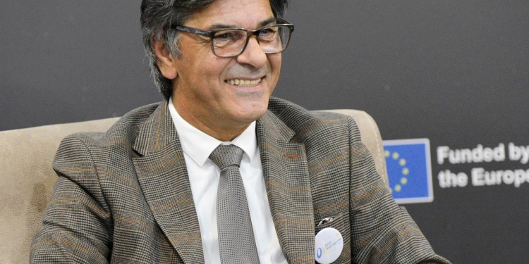Ismet Kryeziu: Deputetët janë shndërruar në figura irrituese, pa peshë e pa vlerë
