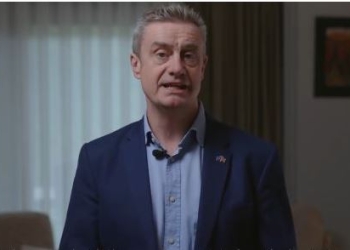 Pas takimit me Trendafilovën, ambasadori britanik: S’duhet të pengohet komunikimi i Speciales me popullin e Kosovës