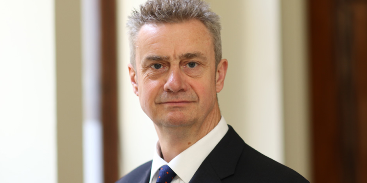 Ambasadori britanik i qartë: Kosova ka nevojë urgjente për një Kuvend dhe një qeveri funksionale