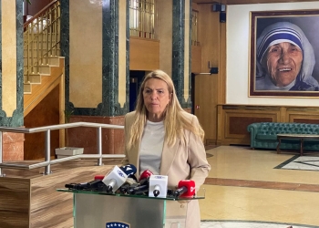 Kadrijaj-AAK: S’e votojmë Albulena Haxhiun për kryeparlamentare