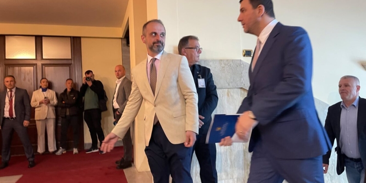 Të gjithë liderët partiakë në Presidencë, nis takimi konsultativ