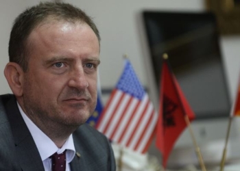 Taravari dorëzon dorëheqjen nga posti i ministrit të Shëndetësisë në RMV