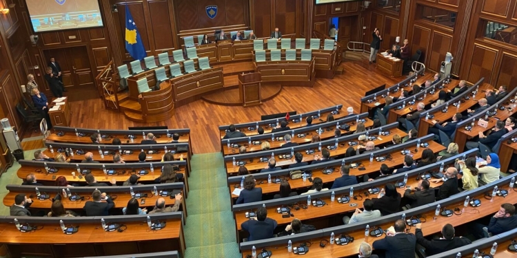 Vazhdim pas vazhdimi i seancës e bëhet dyshifror, konstituimi i Kuvendit kurrkund