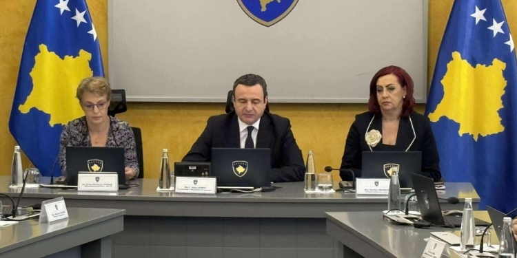 Kurti për protestën e bizneseve: Duan të bëjnë barrikada në hyrje të Prishtinës, koha e barrikadave ka perënduar!