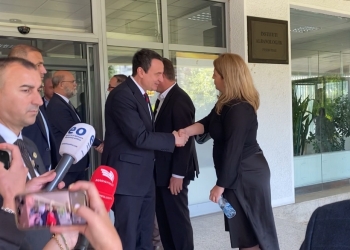 Kurti: Albulena Haxhiu nuk është as në pyetje as në pikëpyetje, përgjigja është votimi i fshehtë