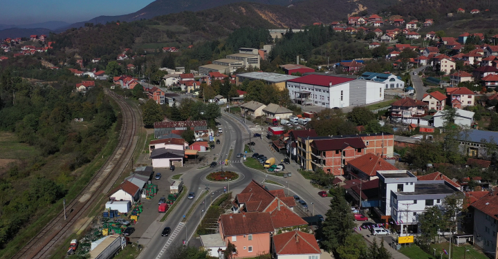 Zyrtarë të Agjencisë Kosovare për Bujqësi mbyllin një institucion ilegal në Leposaviq
