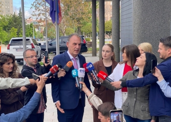 Limaj: Kosova duhet t’i ketë urgjentisht institucionet, s’e ka luksin të mbetet kështu