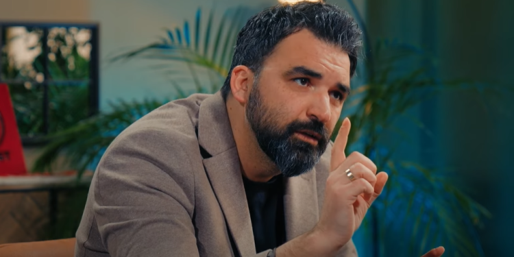 Mehmetaj publikon dokumentin: Dejona Mihaili e paska babën grek, zyrtarisht