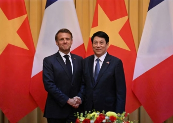 Macroni nënshkruan marrëveshje me vlerë 9 miliardë euro në Vietnam