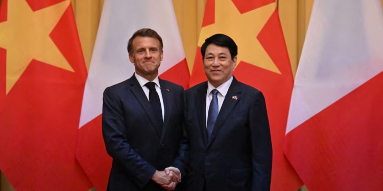 Macroni nënshkruan marrëveshje me vlerë 9 miliardë euro në Vietnam