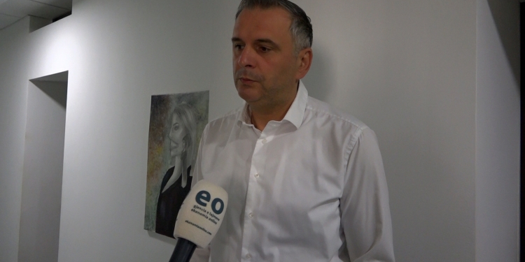 Bajqinovci i reagon menjëherë Abdixhikut, ia përmend qentë endacak