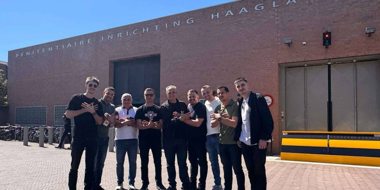 Nait Hasani viziton krerët e UÇK-së në Hagë: Janë mbrapa këtyre mureve, padrejtësisht