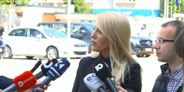 Kurti refuzoi Limajn si kryeparlamentar, Izmaku: Limaj ka autoritet dhe është përafrues në skenën politike