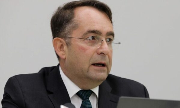 Peci: Koha e fundit që të kërkohet interpretim nga Gjykata Kushtetuese