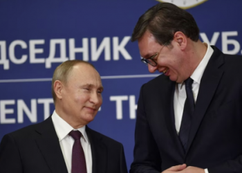 “E turpshme të shkosh dhe të duartrokasësh Putinin”, BE kritikon Vuçiqin dhe Ficon për pjesëmarrjen në Moskë