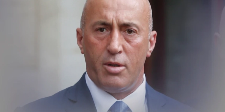 Haradinaj: Linçimet publike të LVV-së ndaj gazetarëve e mediave, alarm i kuq për rrëshqitjen e vendit në autoritarizëm