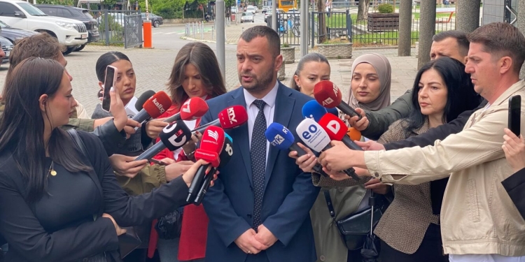 Rexhaj i VV-së: LDK-ja s’do të ecë para pa AAK-në e PDK-në